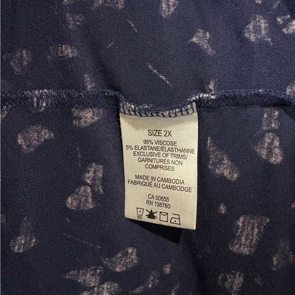 Penningtons, Navy & White Abstract Print Tunic, Plus Size 2X - Picture 7 of 8